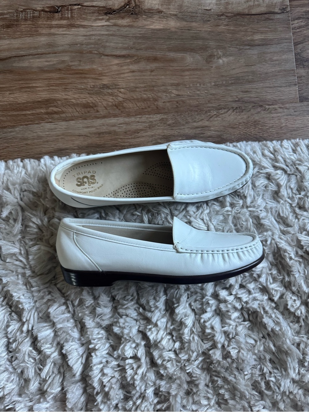 SAS White Leather Slip-On Tripad Loafers